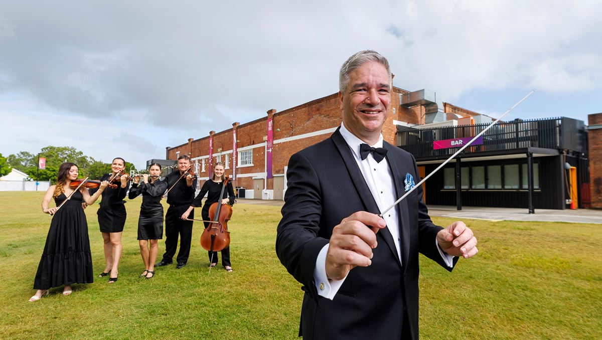 Logan City Orchestra led by conductor Dr Leewes Peddell.